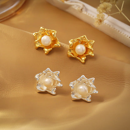 珍珠花朵耳釘－商品主圖｜https://igowo.tw/