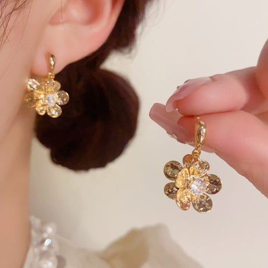 金屬花朵雙面復古耳墜－商品主圖｜https://igowo.tw/