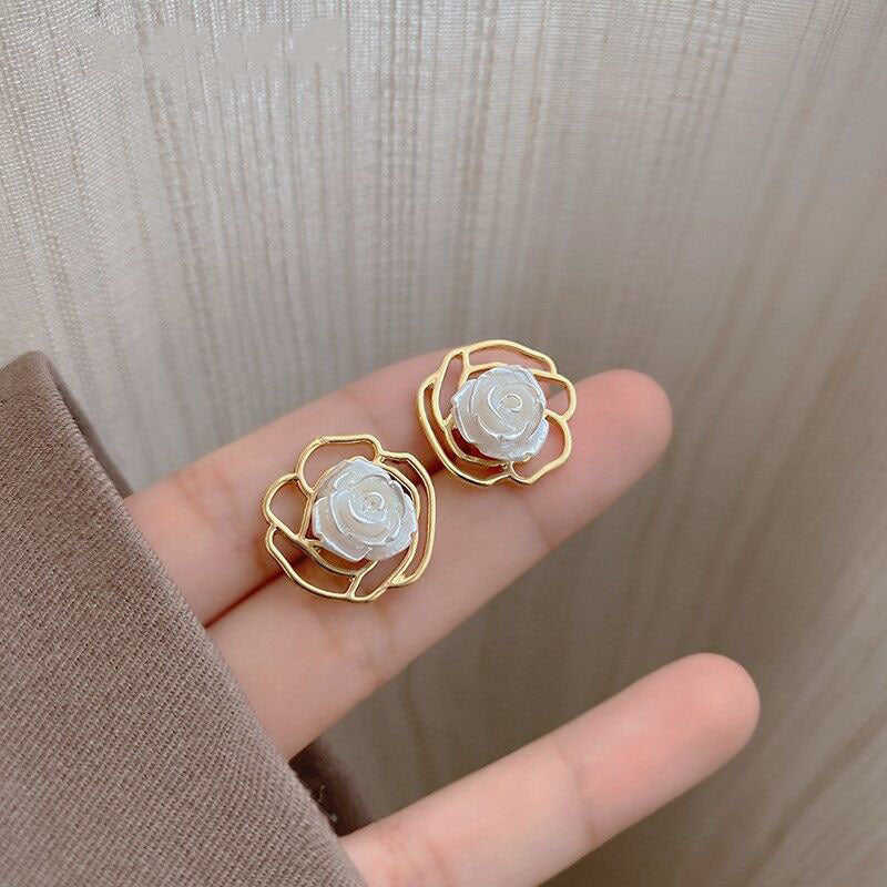 琺瑯銀針鑲鑽簡約耳環－#粉色蝴蝶結耳釘款細節97｜https://igowo.tw/