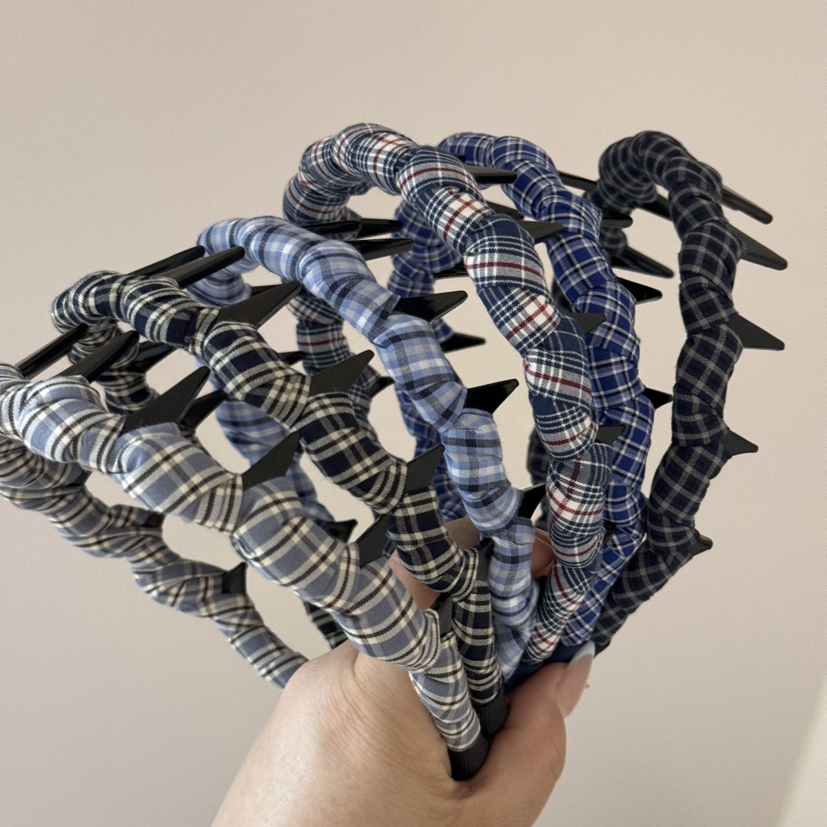 波浪簡約髮箍－細節特寫1｜https://igowo.tw/