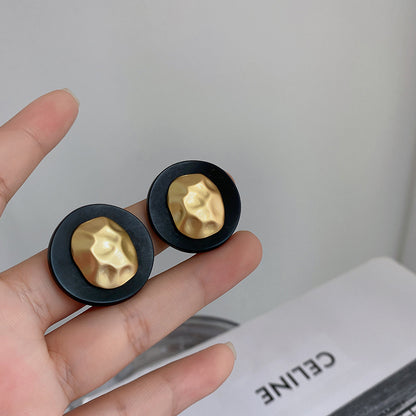 黑色鋯石銀針花朵耳環－細節特寫30｜https://igowo.tw/