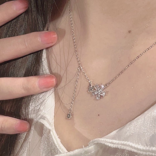 鋯石櫻花蝴蝶流蘇項鍊－商品主圖｜https://igowo.tw/