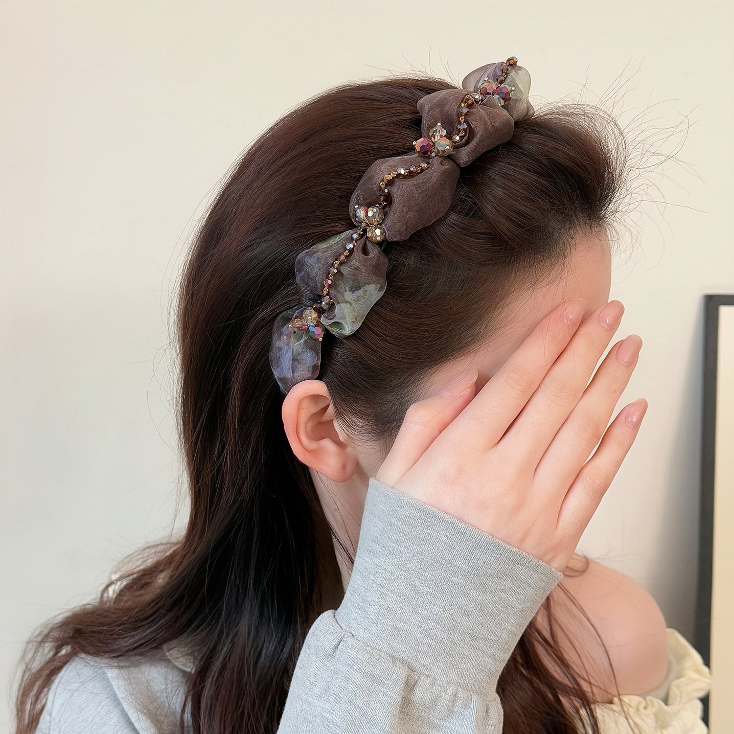 網紗鋯石波浪髮箍－咖色網紗髮箍款實拍｜https://igowo.tw/