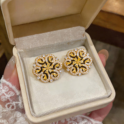 金色鋯石水滴精雕耳釘