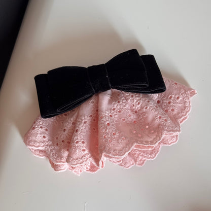 絨面蕾絲蝴蝶結髮夾－蕾絲裙擺夾-黃色款細節｜https://igowo.tw/