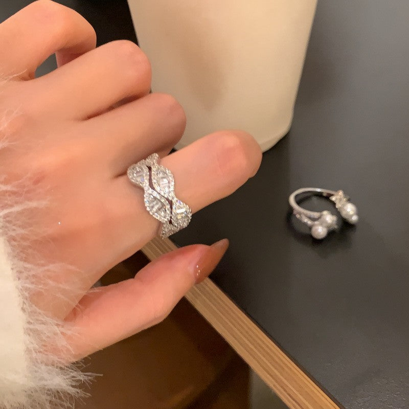鋯石花朵鑲鑽戒指－18#戒指-銀色款細節12｜https://igowo.tw/