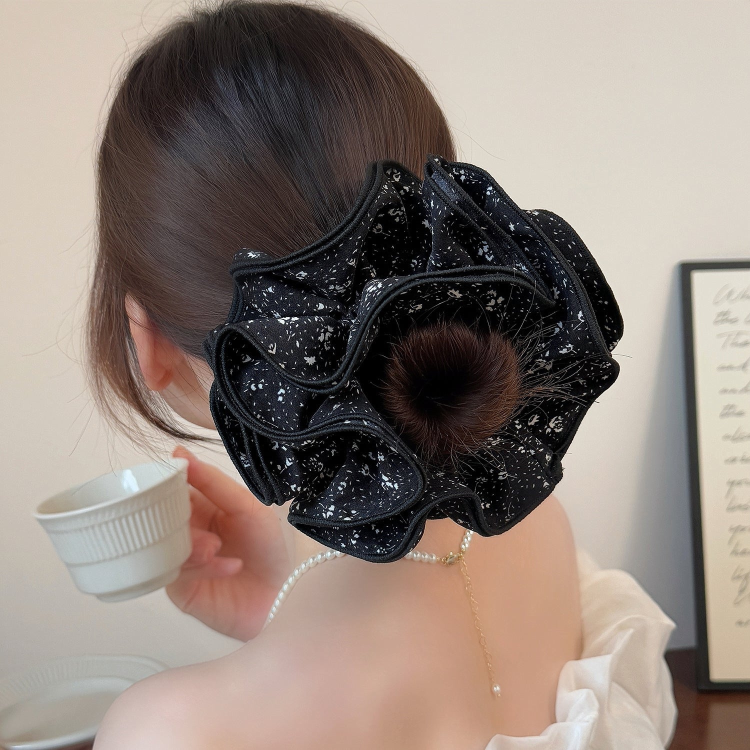 碎花大腸圈簡約髮圈－米白碎花款實拍｜https://igowo.tw/