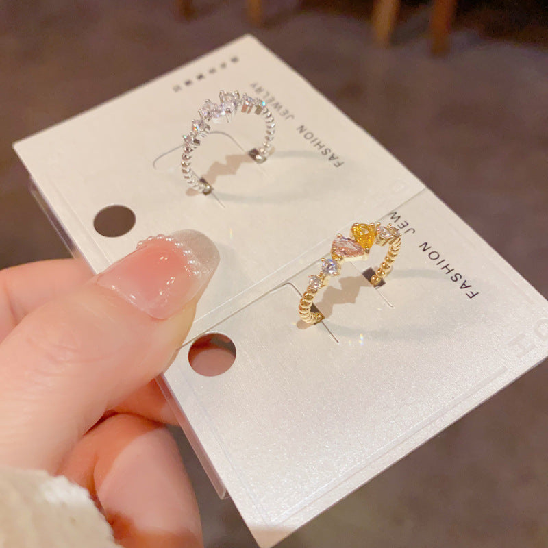 撞色愛心鑲鑽戒指－商品主圖｜https://igowo.tw/