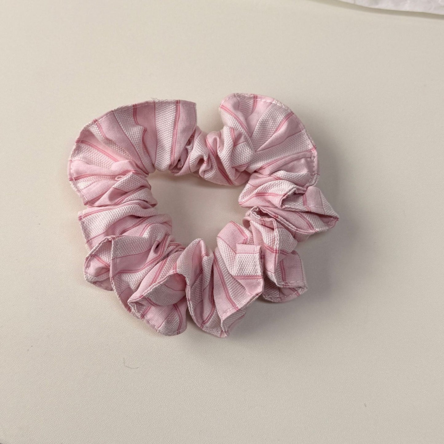 粉色布面格紋髮圈