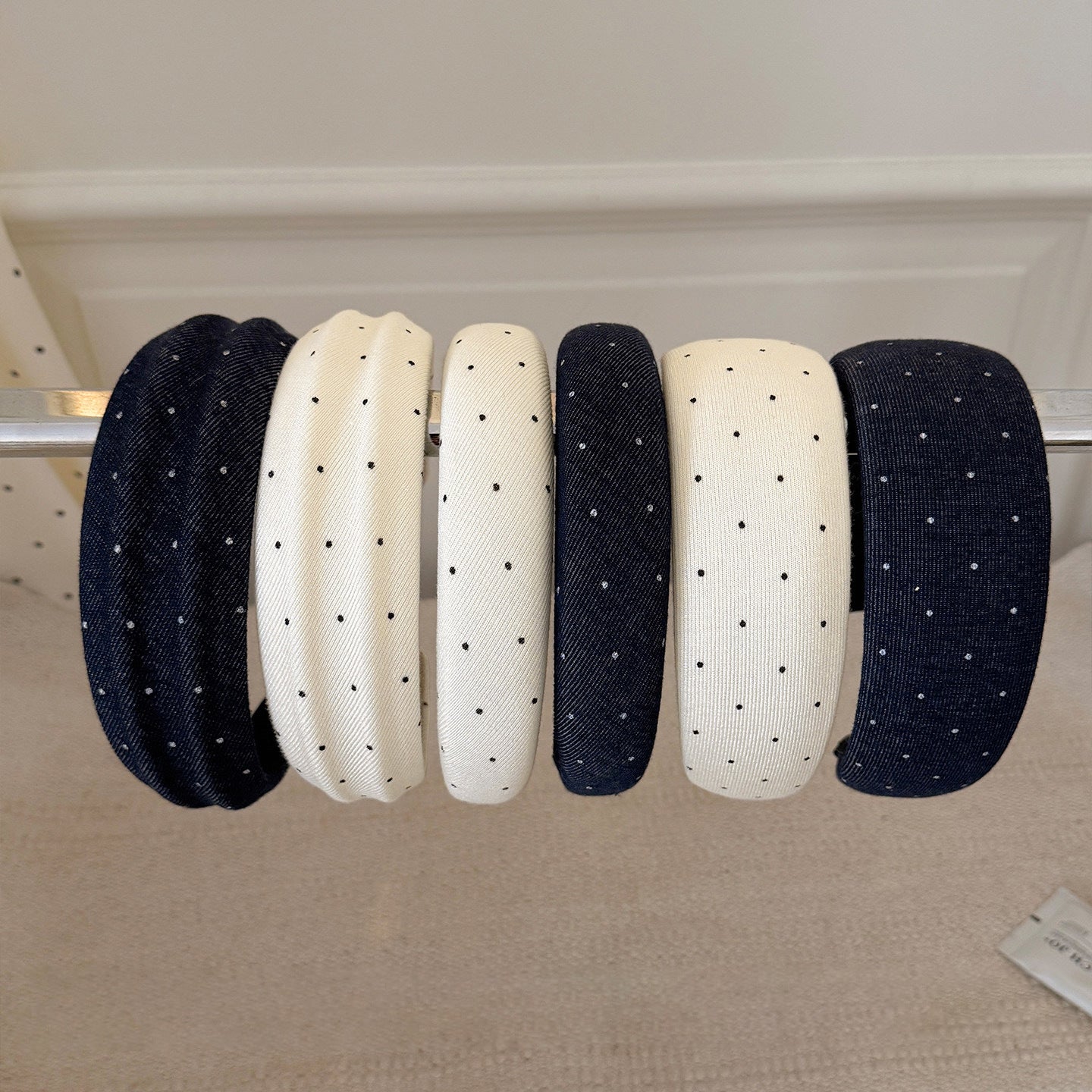 波點寬版簡約髮箍－商品主圖｜https://igowo.tw/