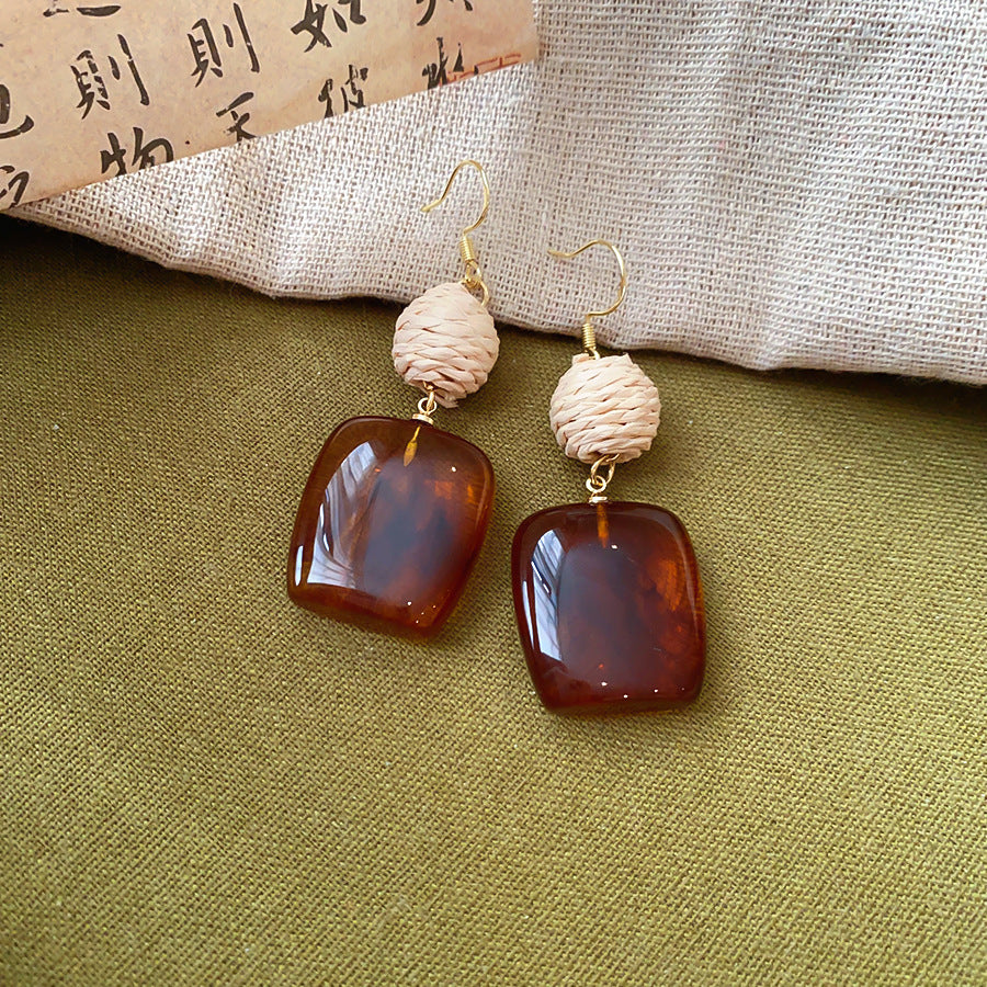 棕色樹脂鑲鑽垂墜耳環