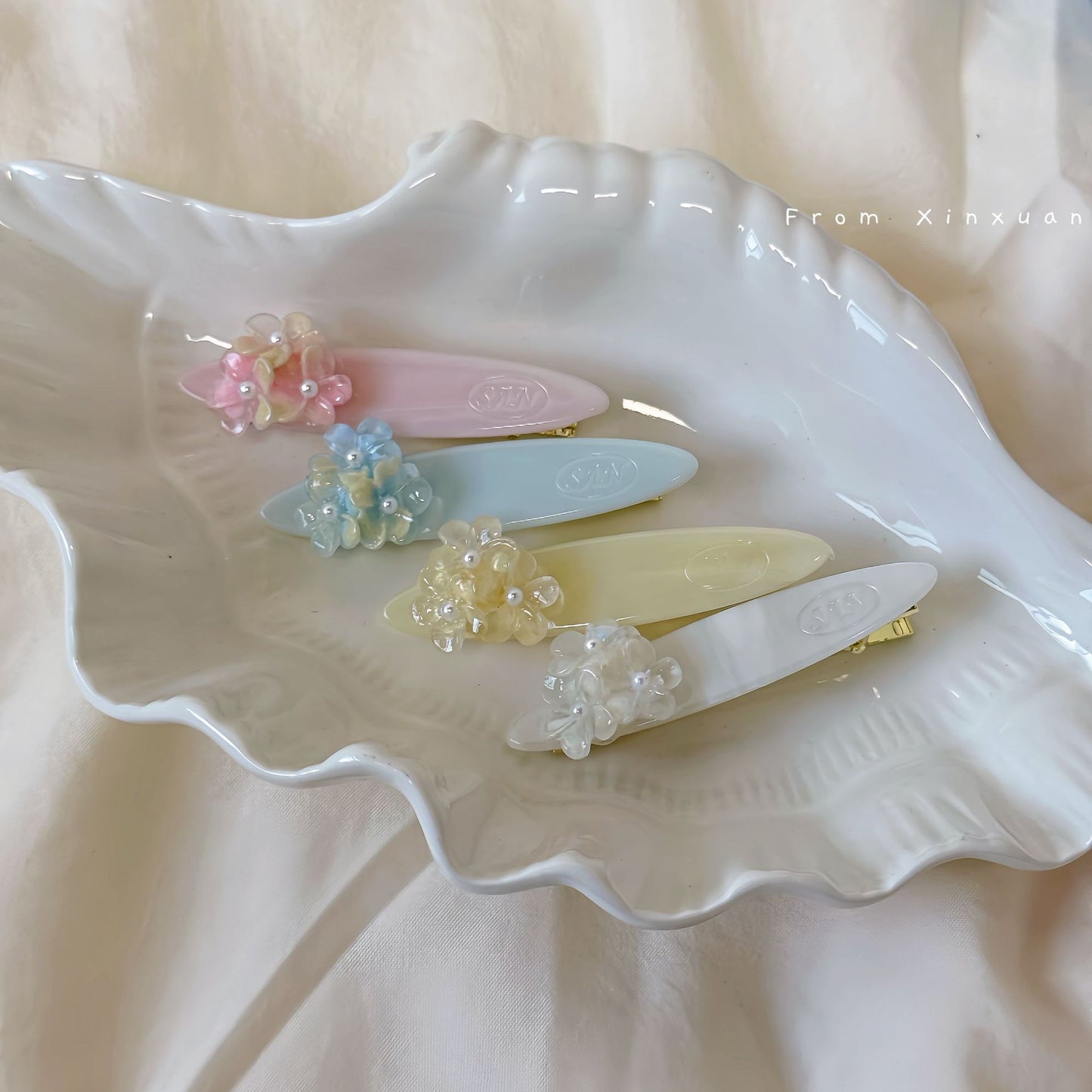 花朵簡約髮夾－商品主圖｜https://igowo.tw/