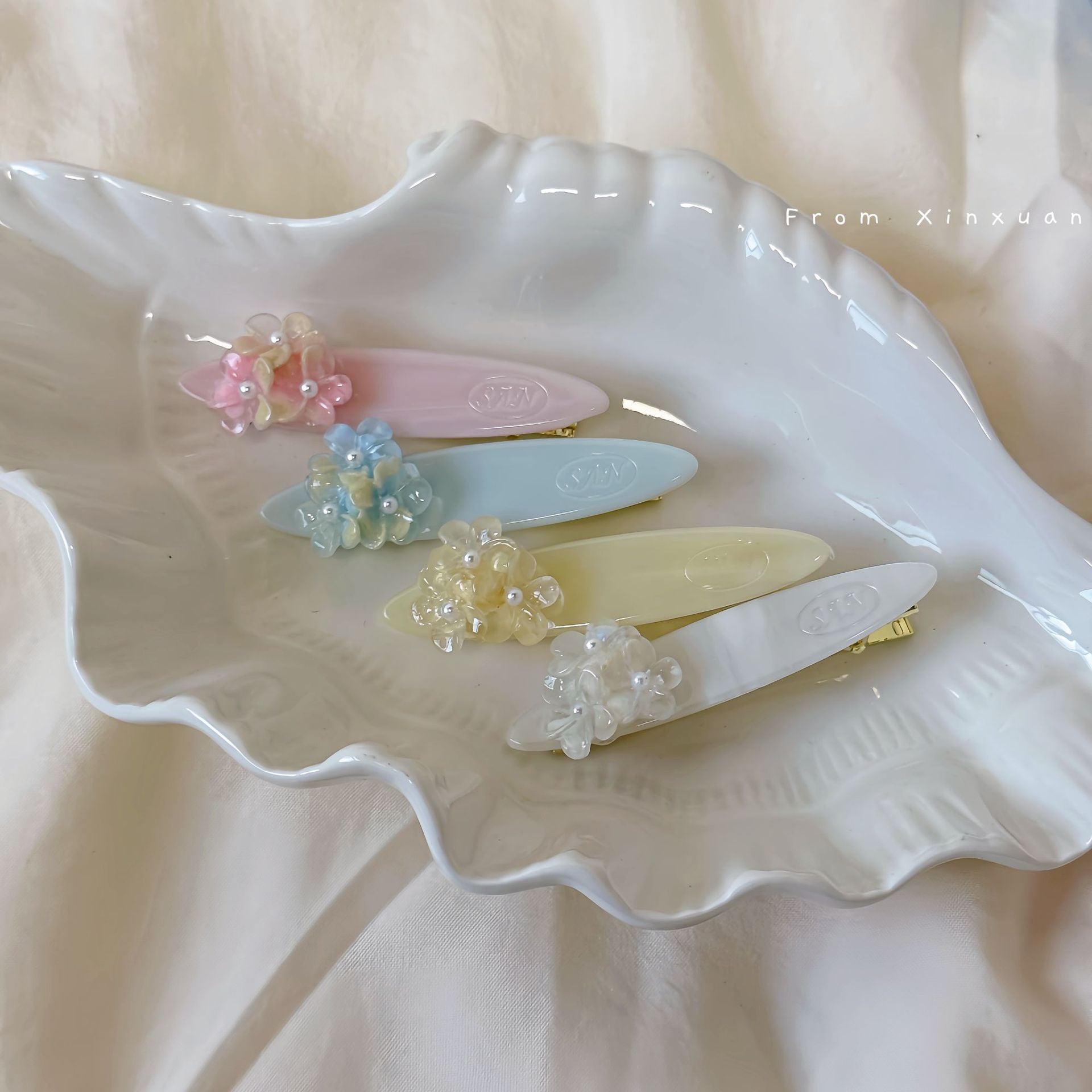 花朵簡約髮夾－商品主圖｜https://igowo.tw/