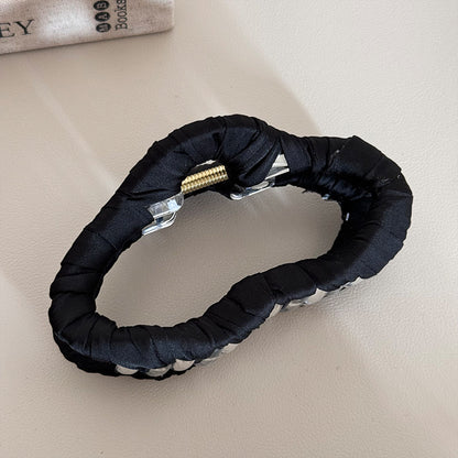 棕色布面纏繞鯊魚夾－細節特寫9｜https://igowo.tw/