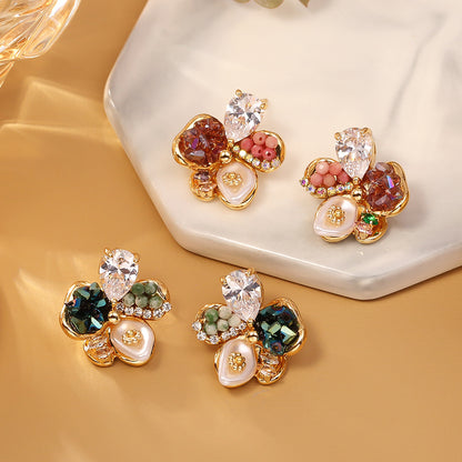 水晶花朵精雕耳釘－商品主圖｜https://igowo.tw/