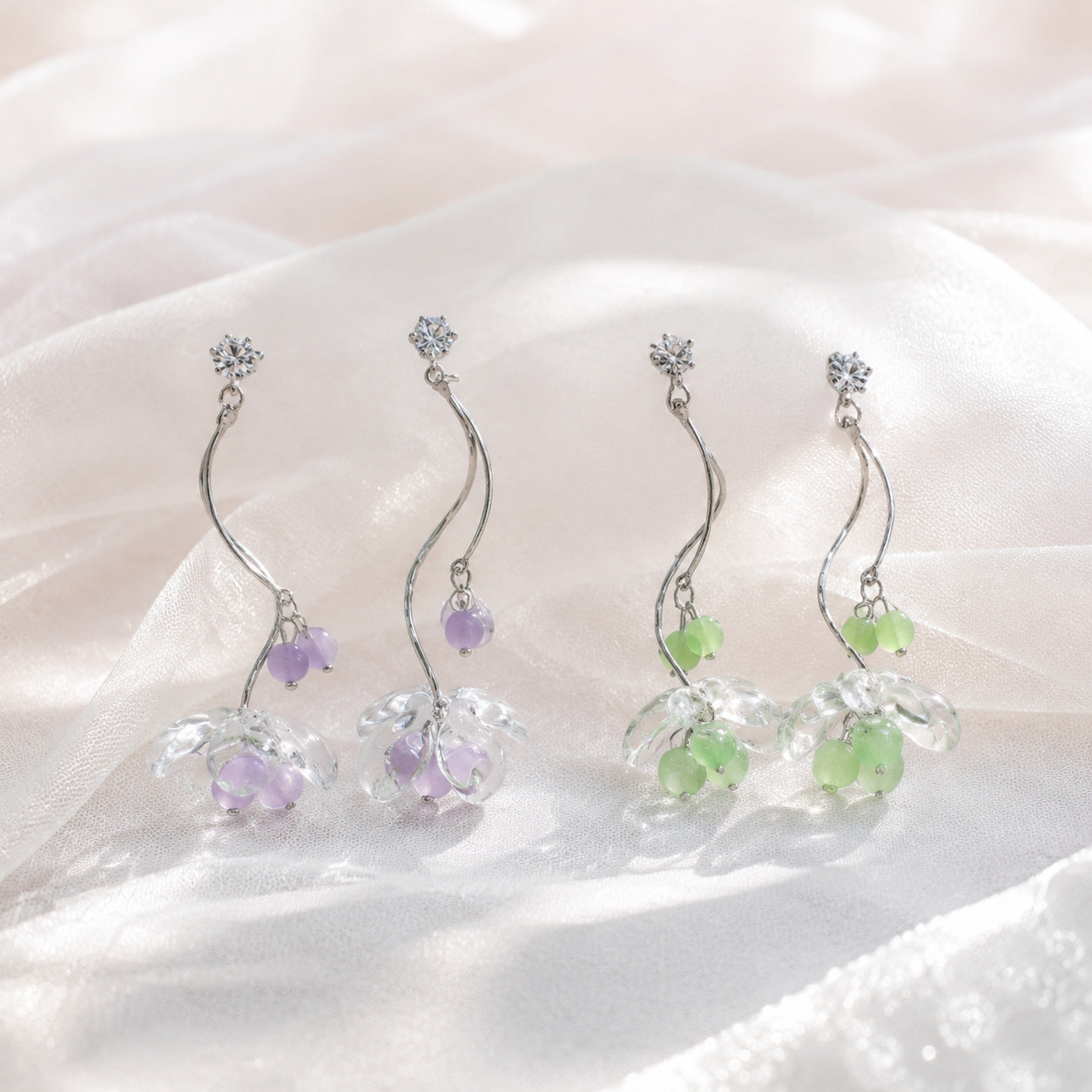 水晶鋯石花朵耳釘－商品主圖｜https://igowo.tw/