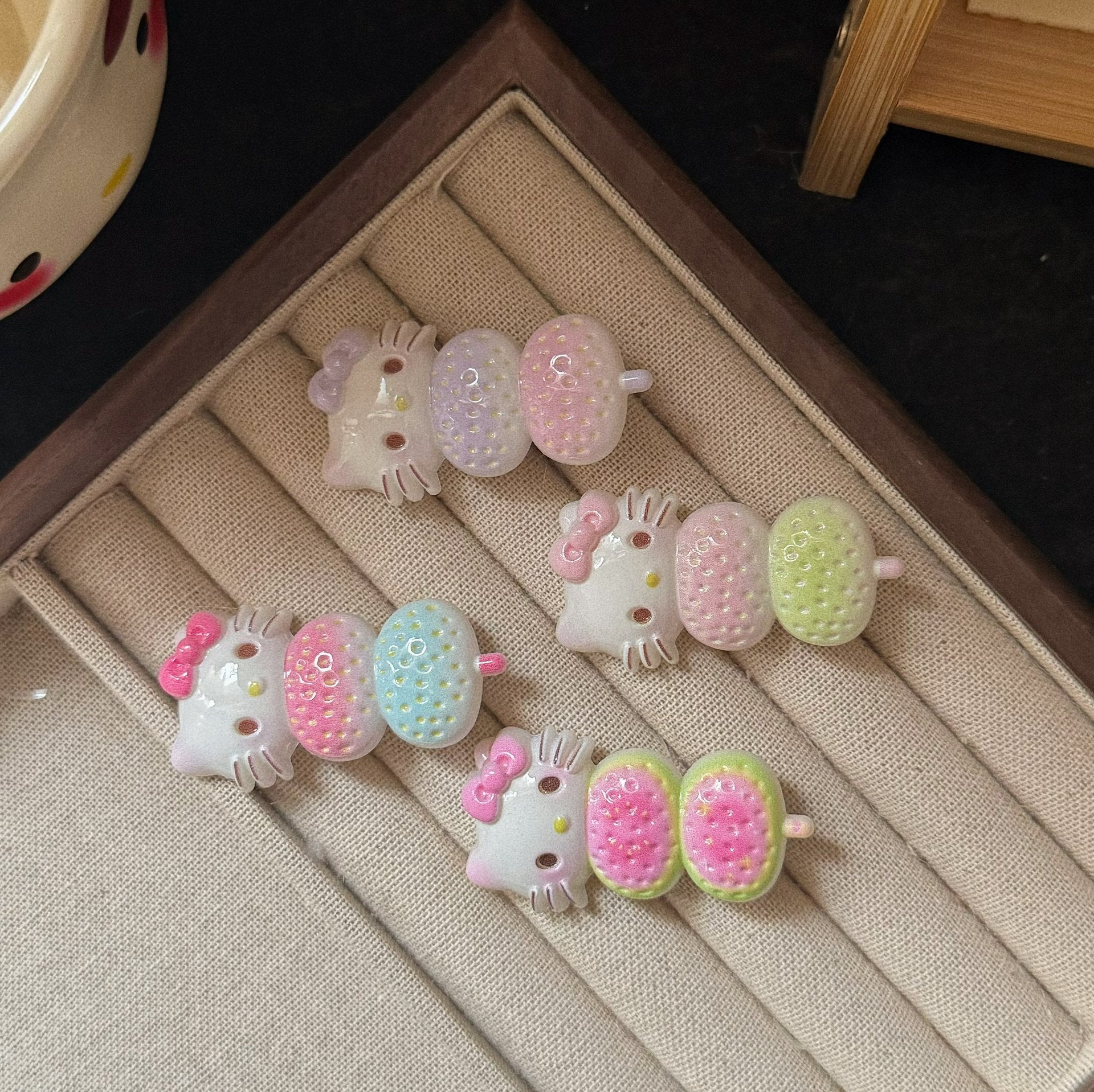 漸層貓咪葫蘆髮夾－藍色糖葫蘆髮夾款細節1｜https://igowo.tw/