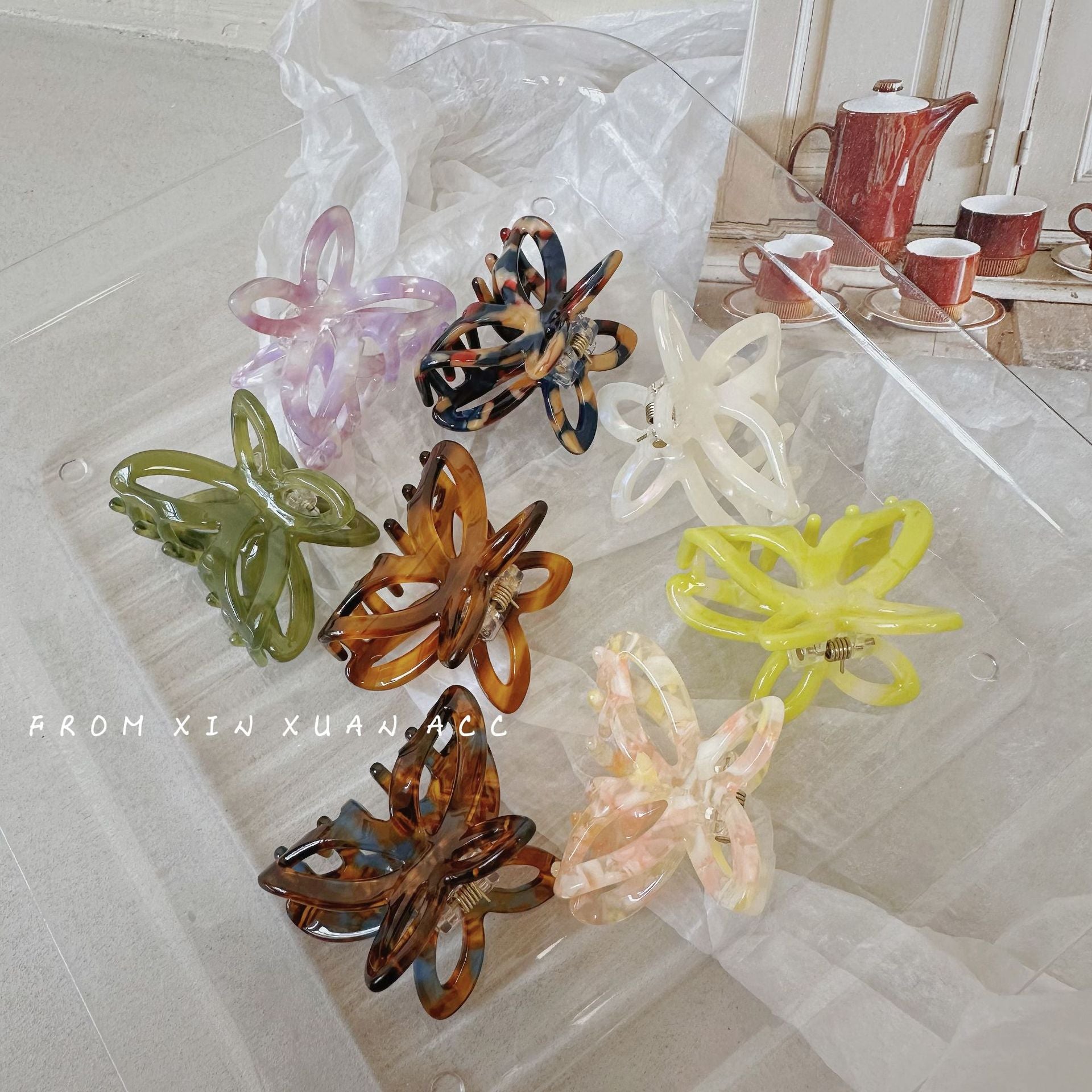 醋酸板材蝴蝶鯊魚夾－粉彩色款細節｜https://igowo.tw/