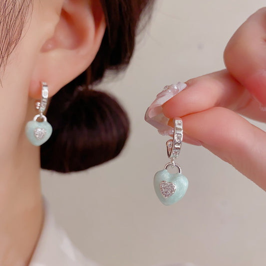 琺瑯愛心簡約耳墜－商品主圖｜https://igowo.tw/