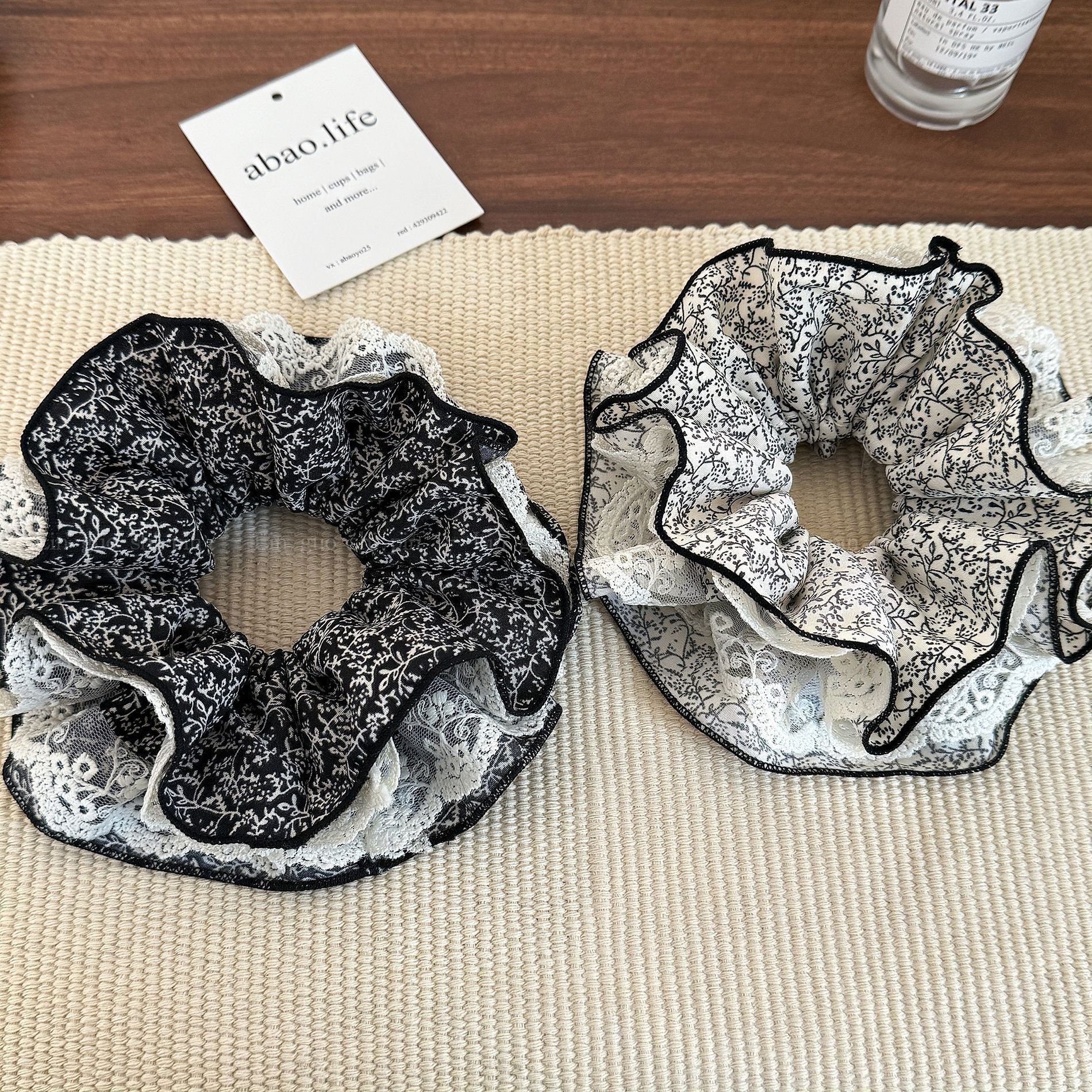 蕾絲碎花大腸圈髮圈－商品主圖｜https://igowo.tw/