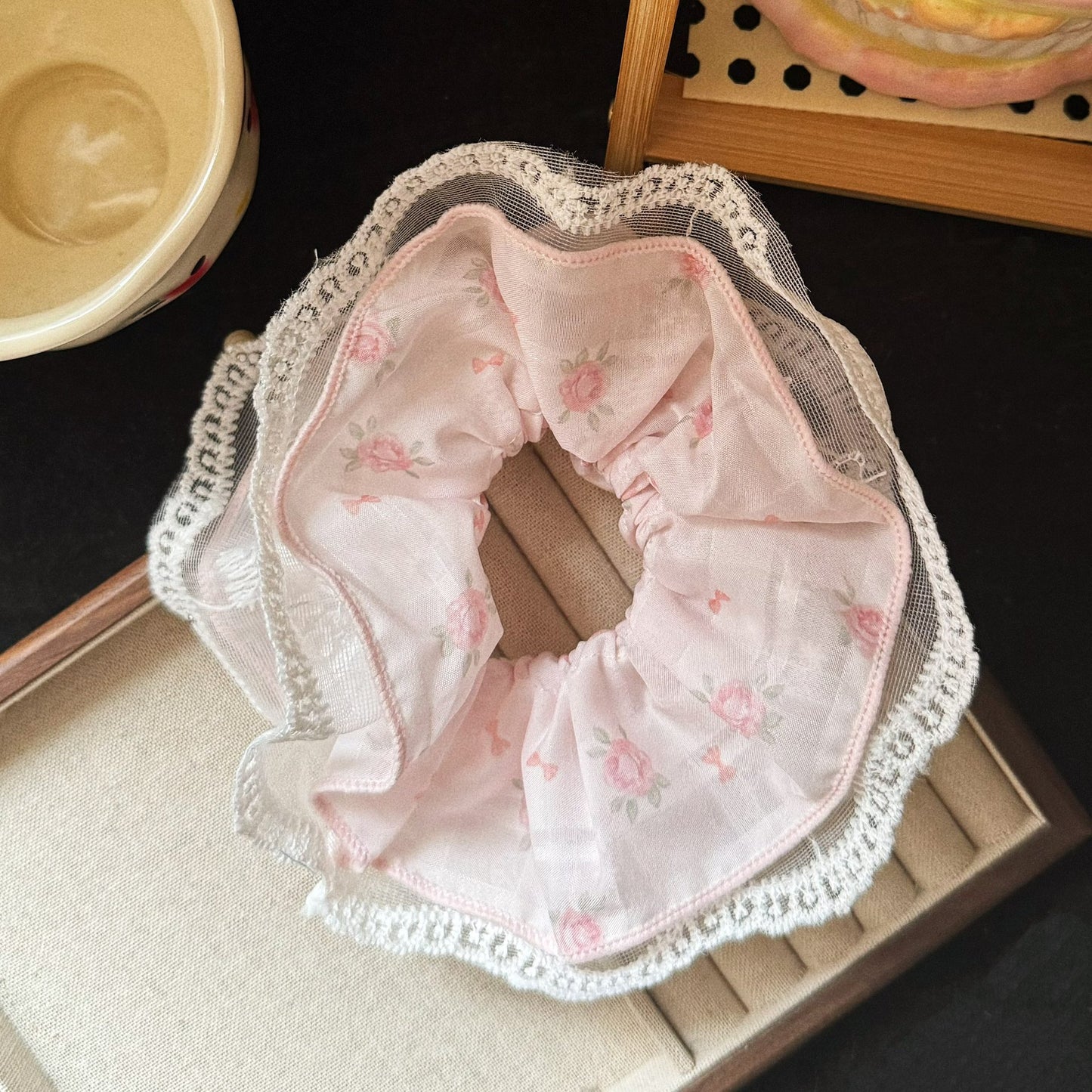 粉色蕾絲碎花髮圈