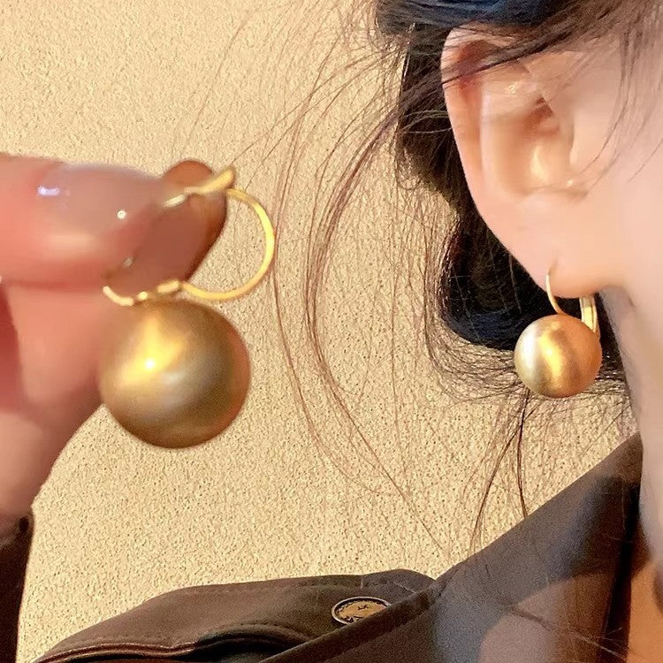 金屬磨砂拉絲耳環－商品主圖｜https://igowo.tw/