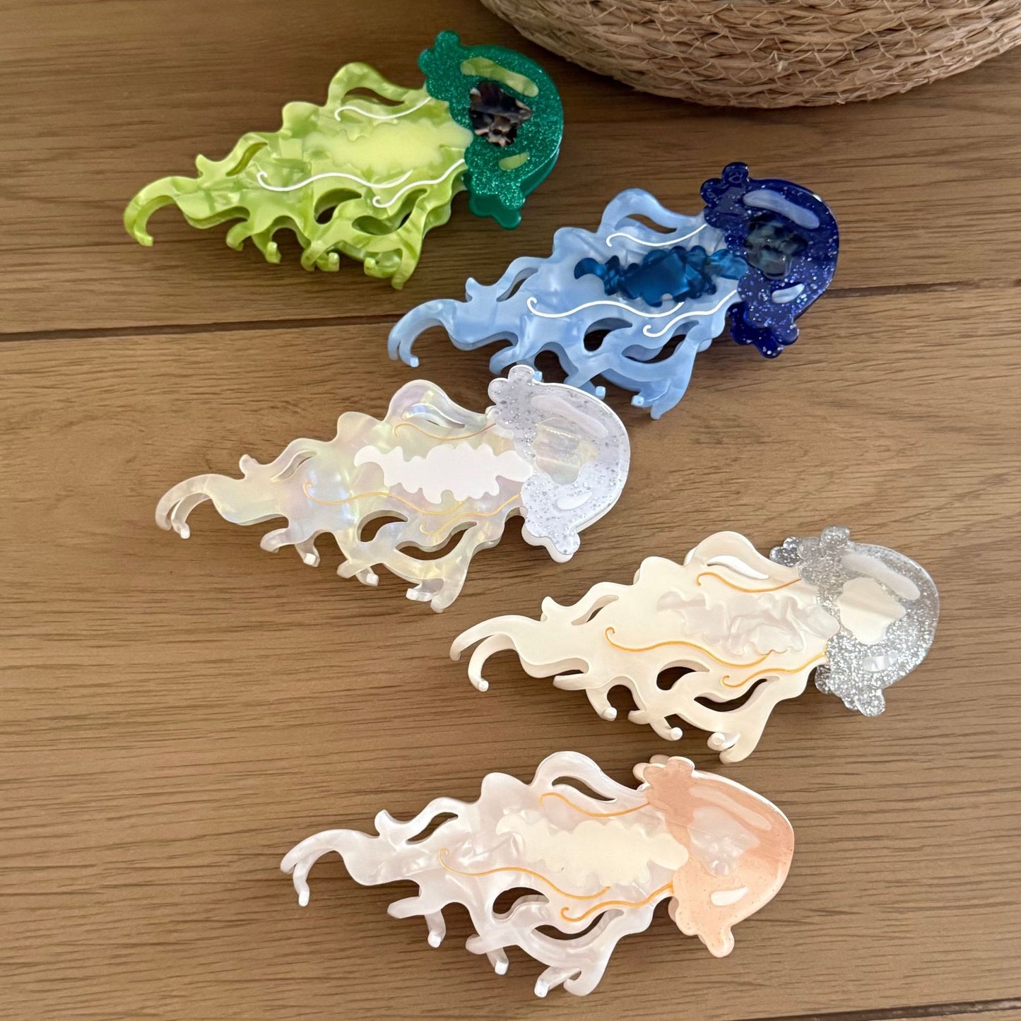 彩色醋酸板材鯊魚夾－米色款細節｜https://igowo.tw/