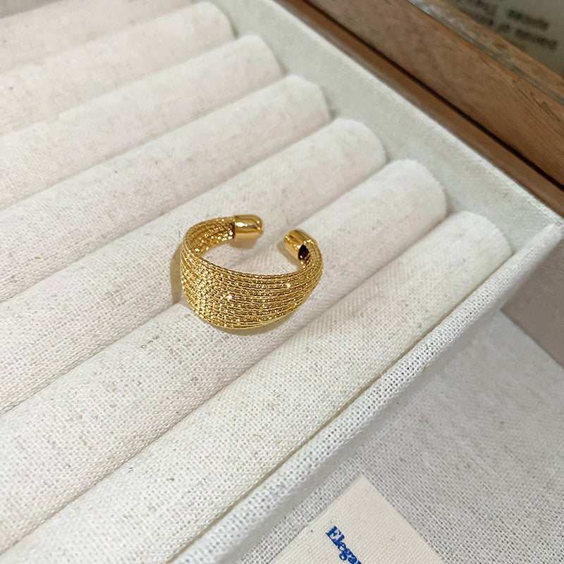 金色鋯石鑲鑽戒指－細節特寫20｜https://igowo.tw/