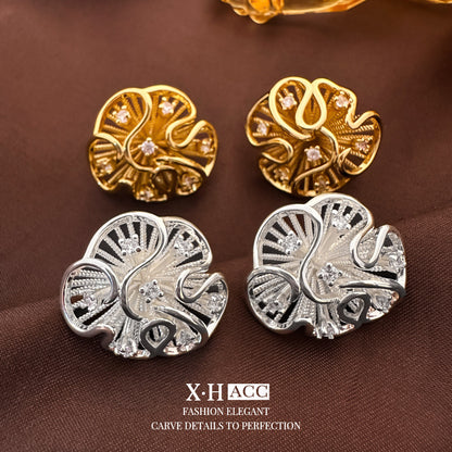 鋯石山茶花鏤空耳釘－商品主圖｜https://igowo.tw/
