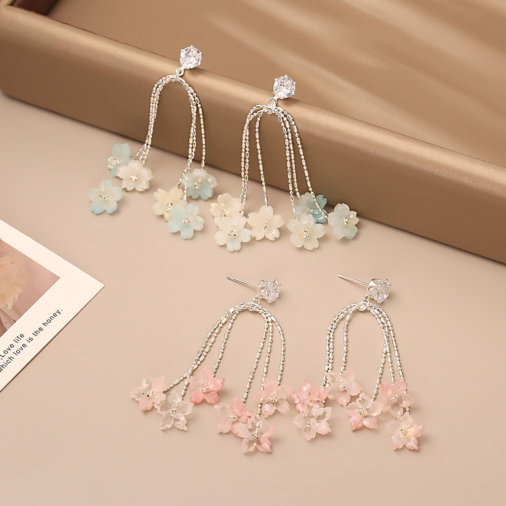 花朵流蘇長版耳釘－商品主圖｜https://igowo.tw/
