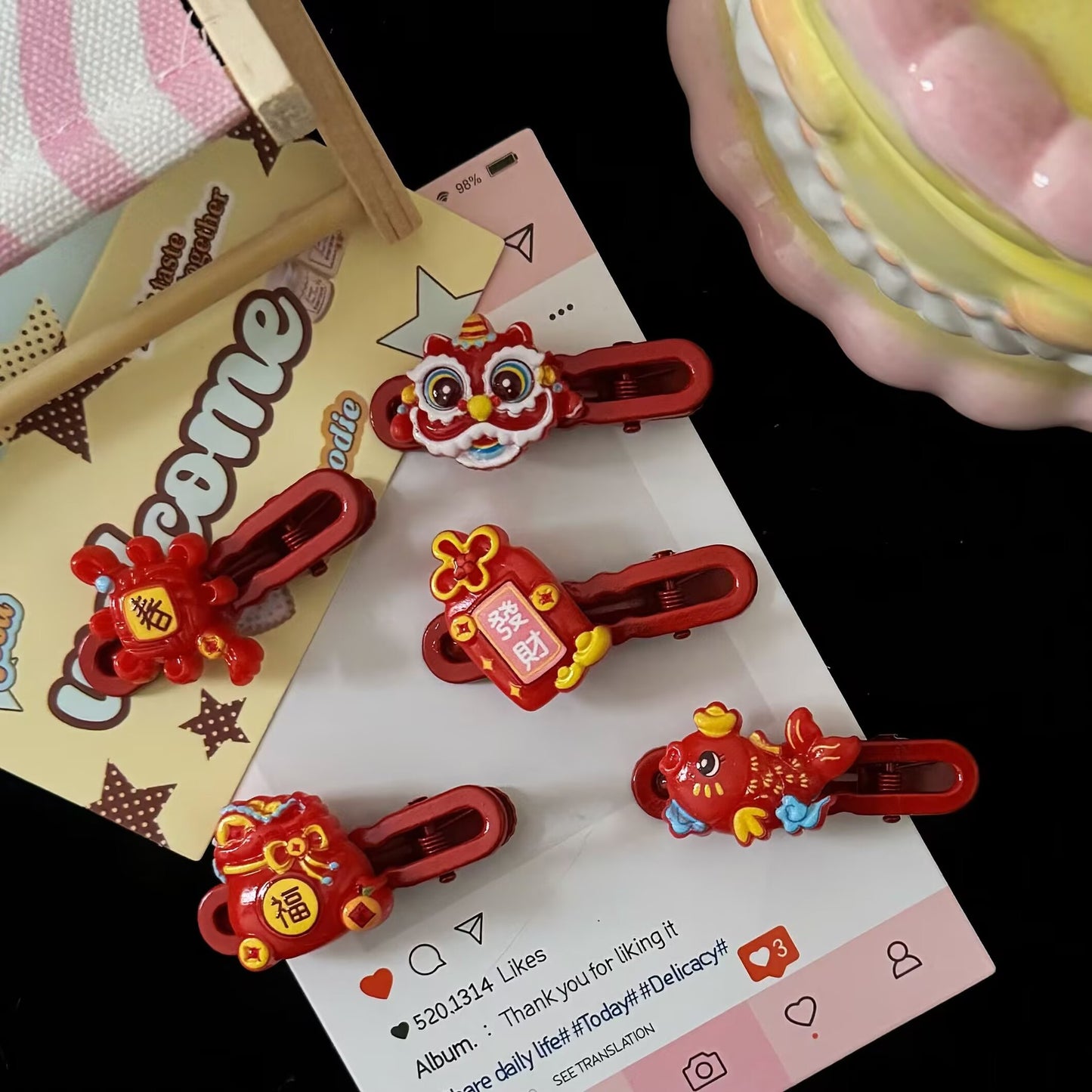 紅色文字髮夾－商品主圖｜https://igowo.tw/