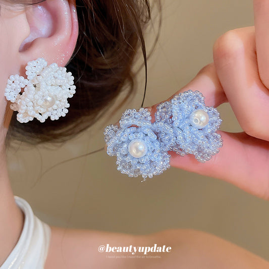 水晶珍珠花朵編織耳釘－商品主圖｜https://igowo.tw/