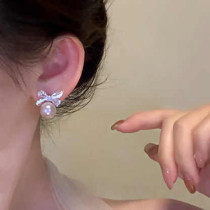 白色蝴蝶結鑲鑽耳釘