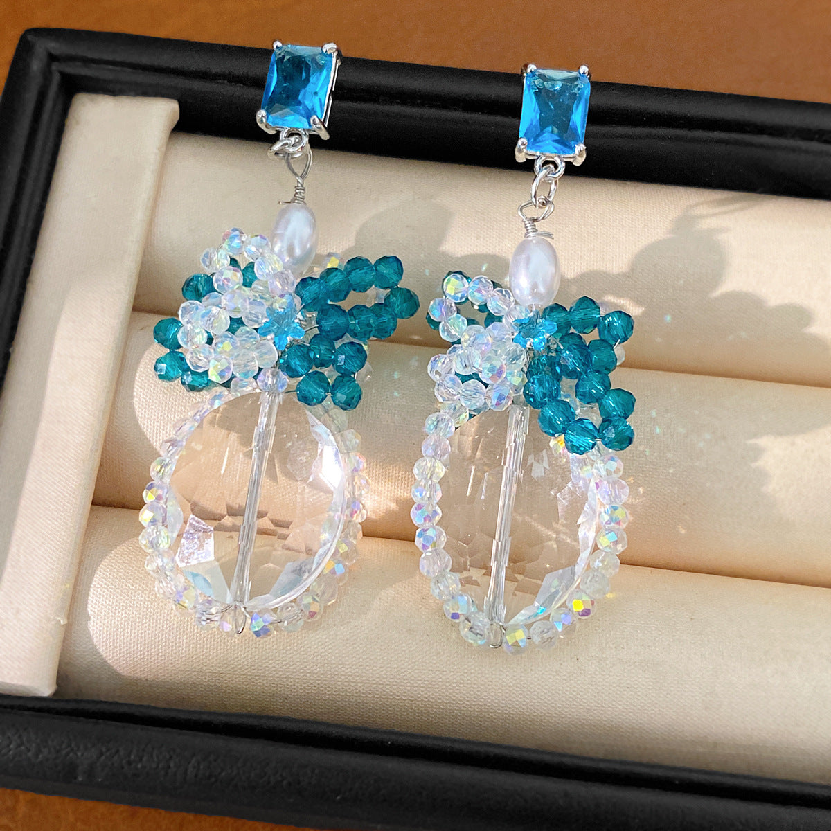 珍珠蝴蝶結方形耳釘