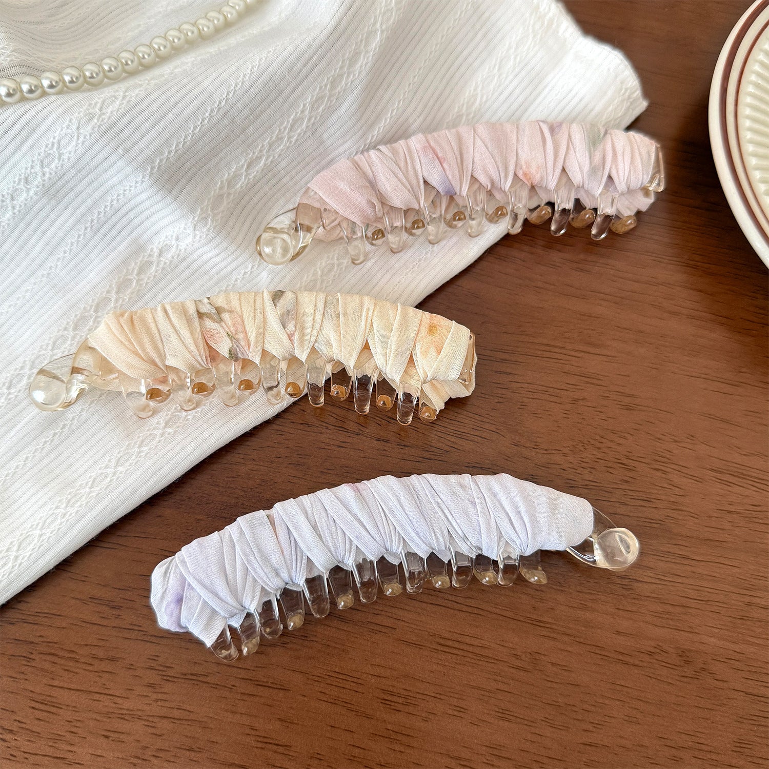 網紗碎花纏繞髮夾－淡粉款細節｜https://igowo.tw/