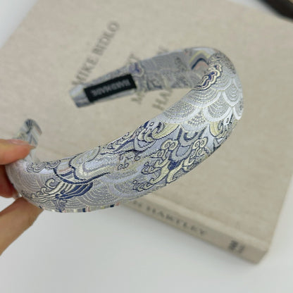 布面花朵刺繡復古髮箍－細節特寫6｜https://igowo.tw/