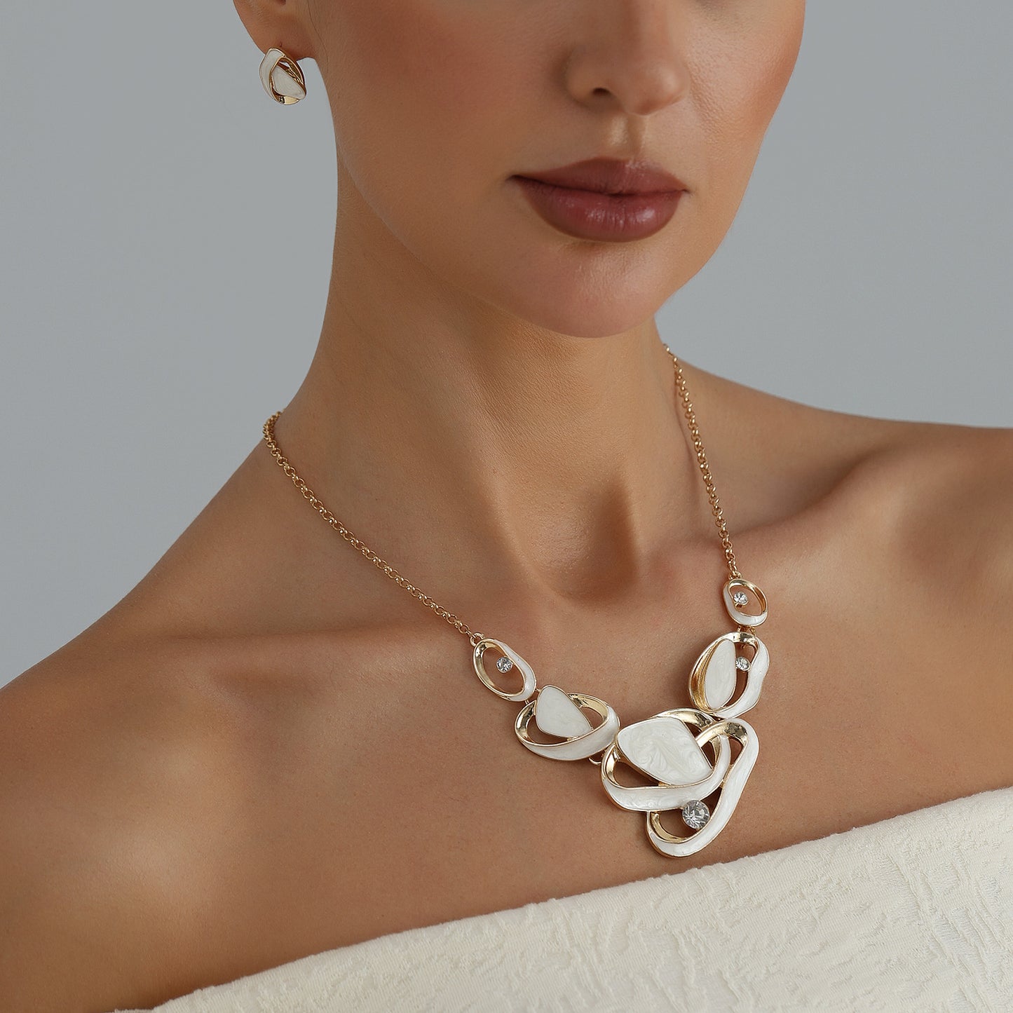 鏤空墜飾項鍊－鋼色(耳飾)款實拍｜https://igowo.tw/