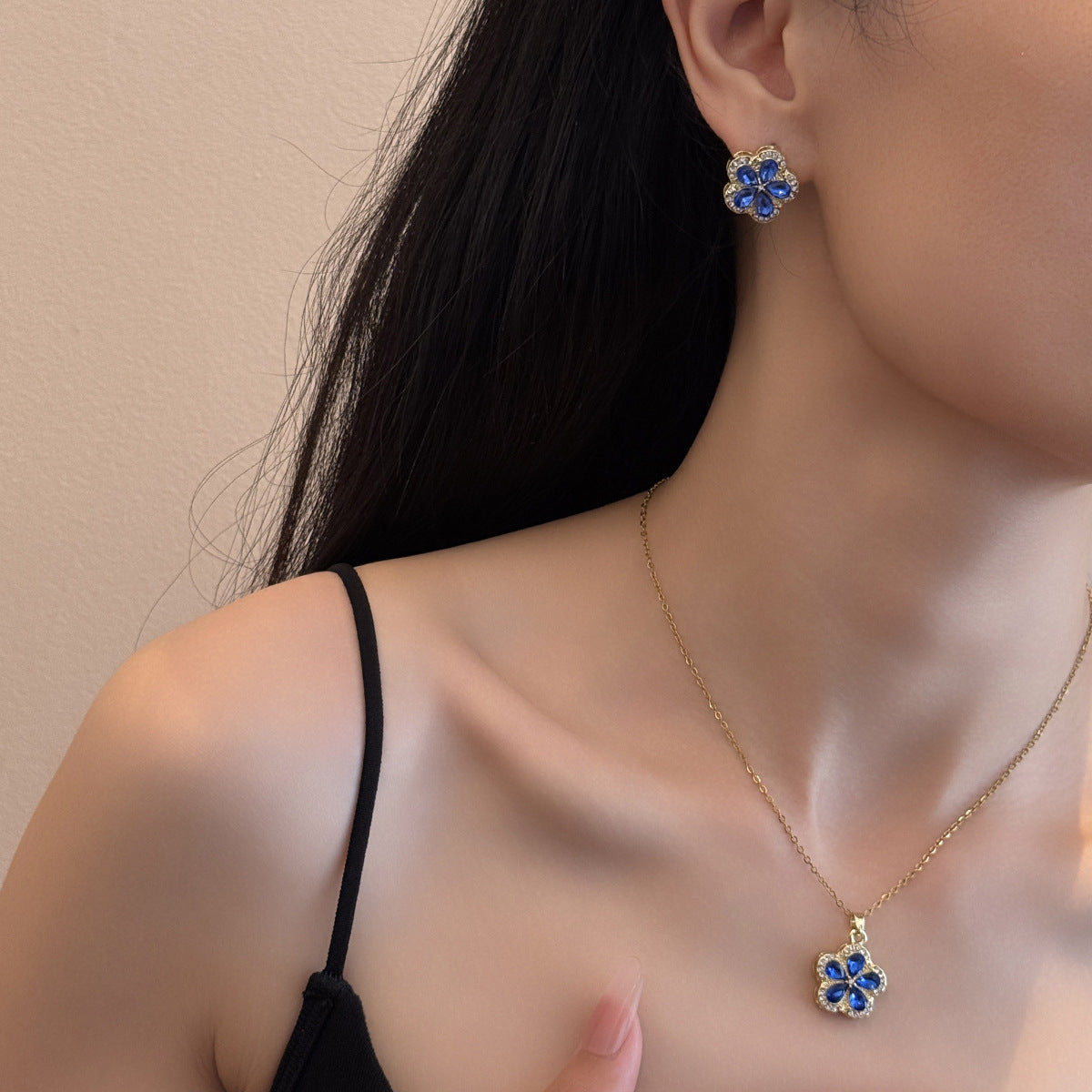 鋯石花朵耳釘－/銀色款實拍｜https://igowo.tw/