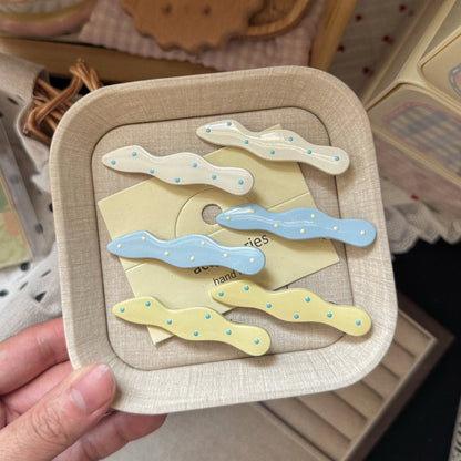 藍色波點雲朵髮夾－商品主圖｜https://igowo.tw/