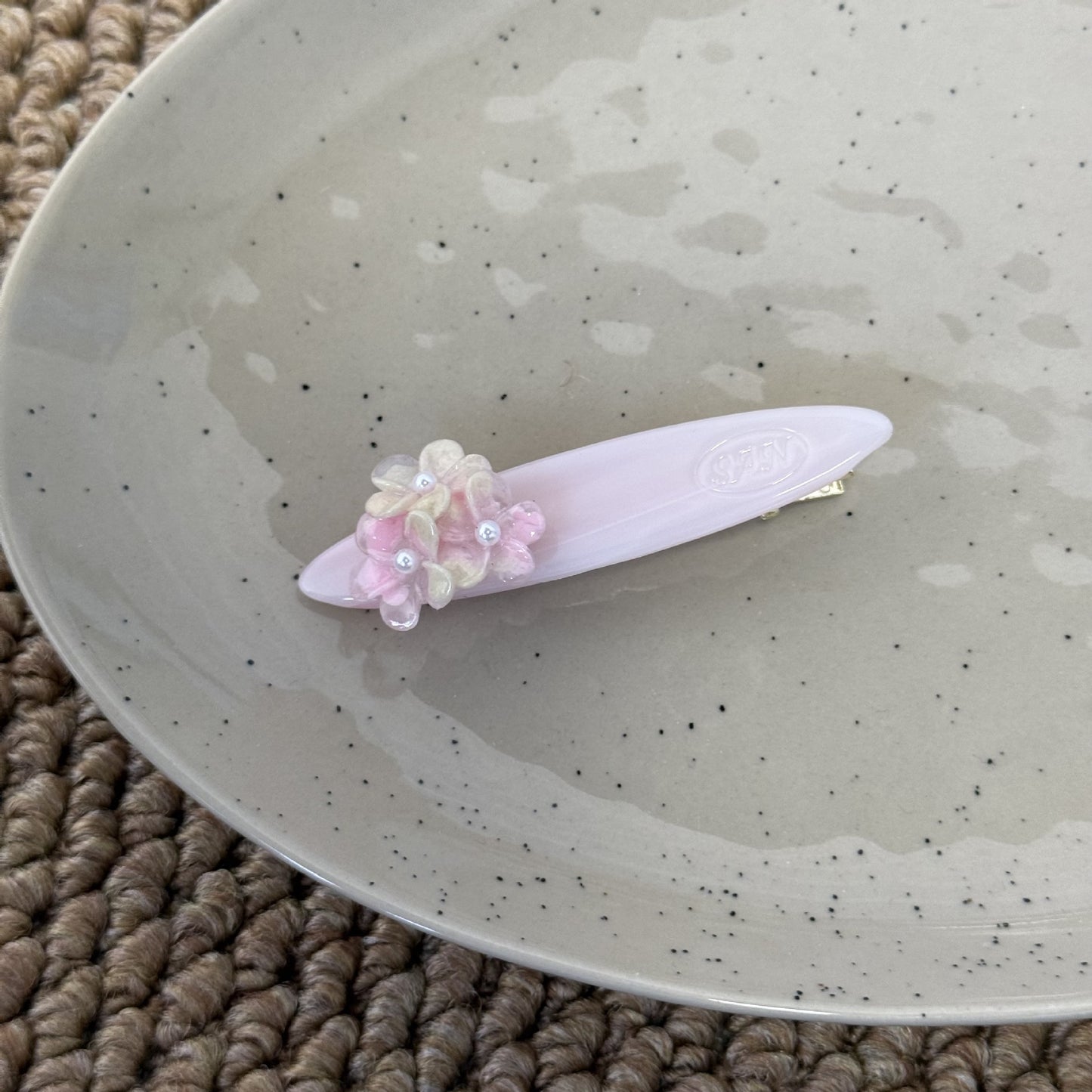花朵簡約髮夾－藍色款細節｜https://igowo.tw/