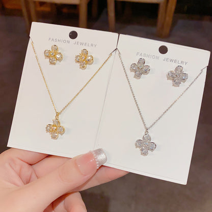 鋯石花朵項鍊耳環組－商品主圖｜https://igowo.tw/