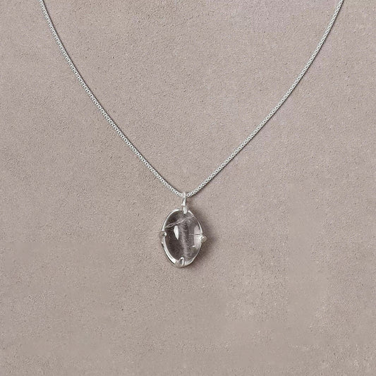 水晶墜飾簡約項鍊－商品主圖｜https://igowo.tw/