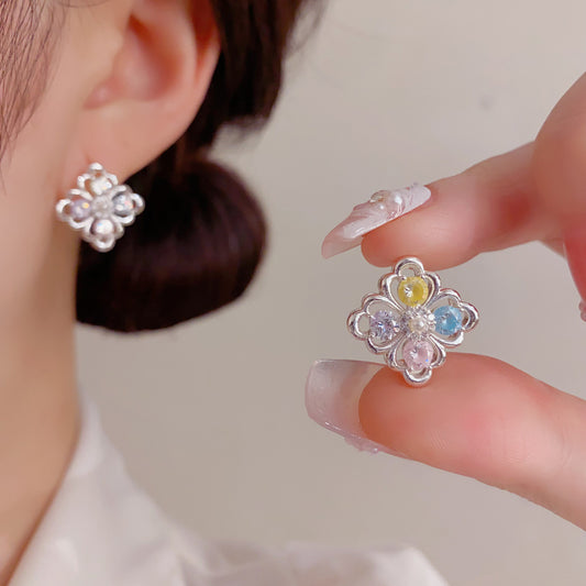 S925彩色鋯石鏤空耳釘－商品主圖｜https://igowo.tw/