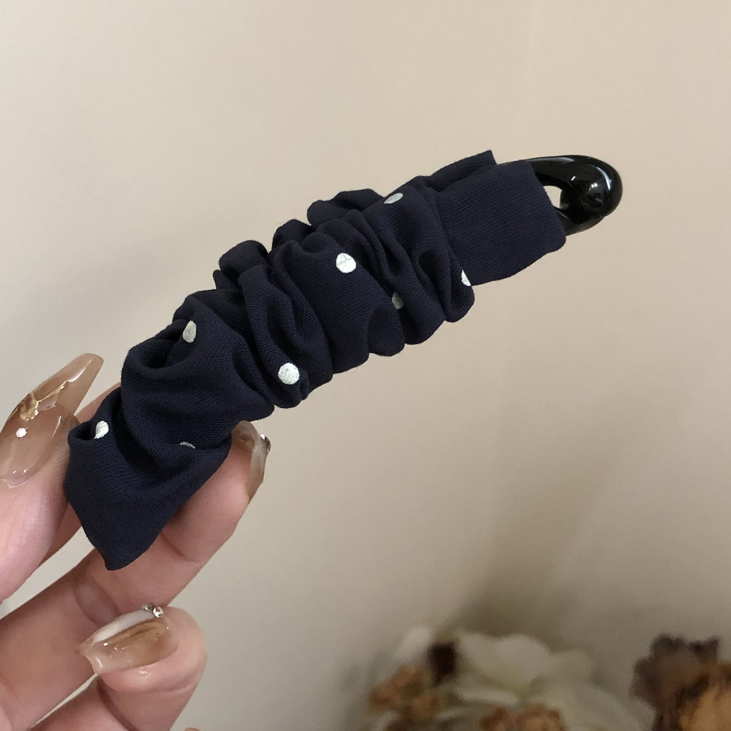 布面格紋髮夾－灰色條紋款細節｜https://igowo.tw/