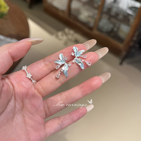 鋯石花朵耳環－商品主圖｜https://igowo.tw/