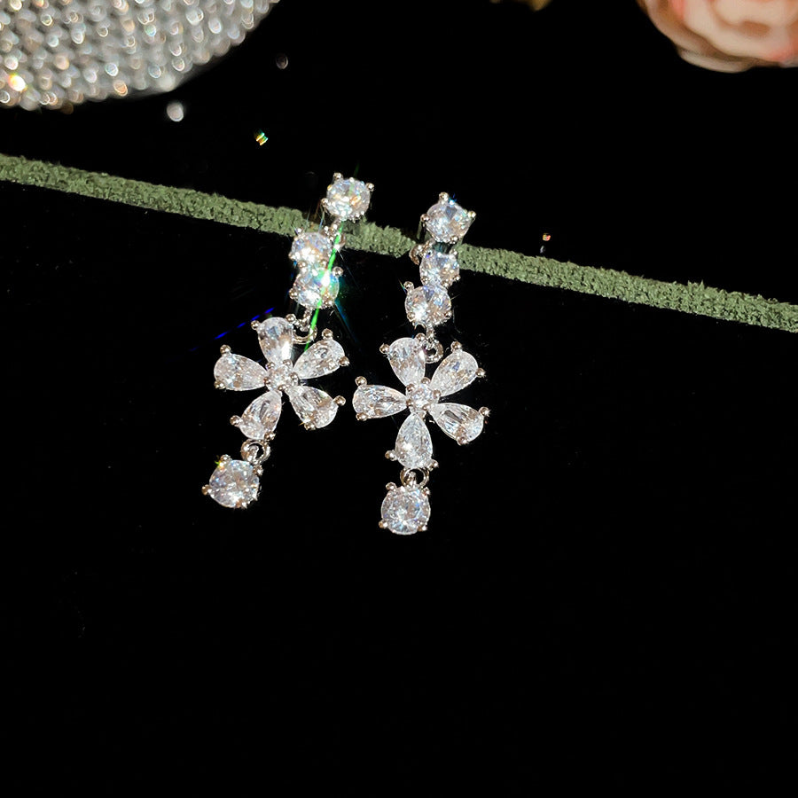 金色鋯石花朵電鍍耳釘