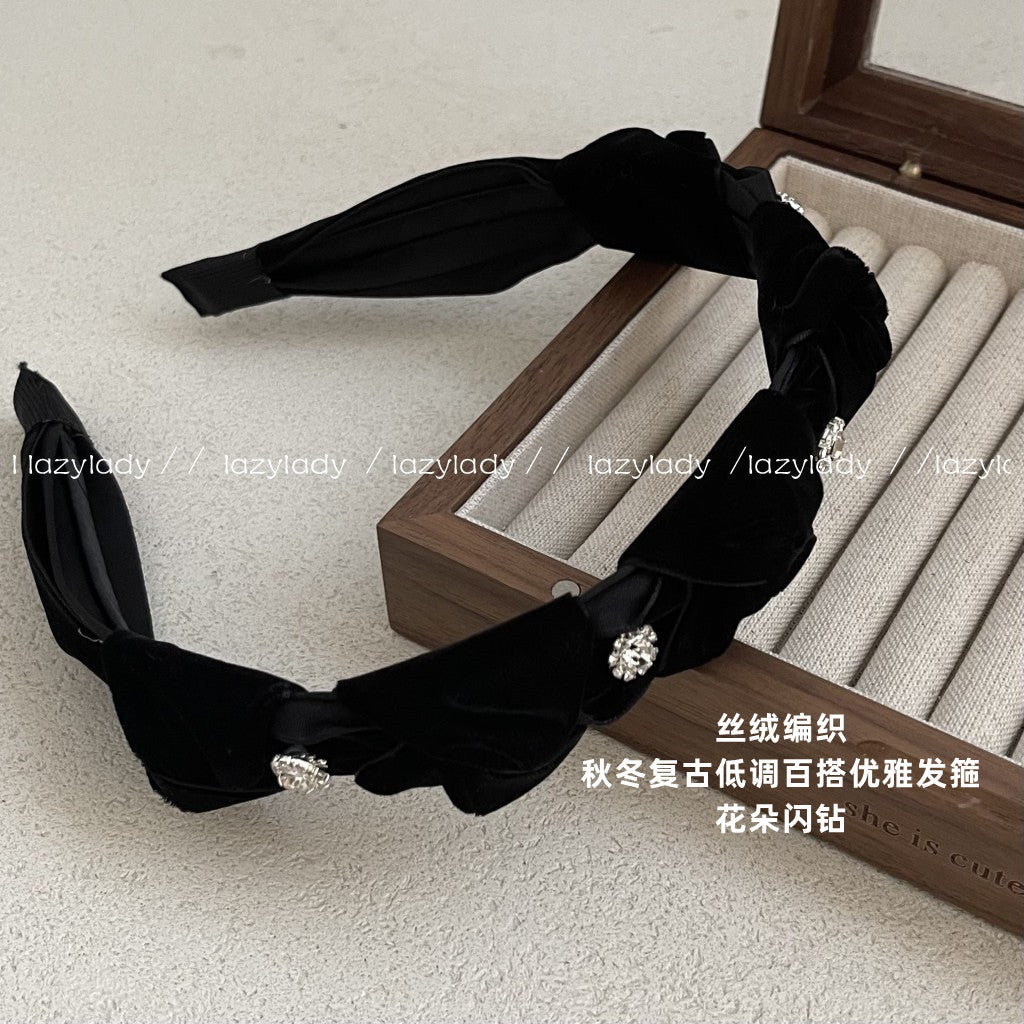 黑色絨面花朵編織髮箍－第二視角實拍｜https://igowo.tw/