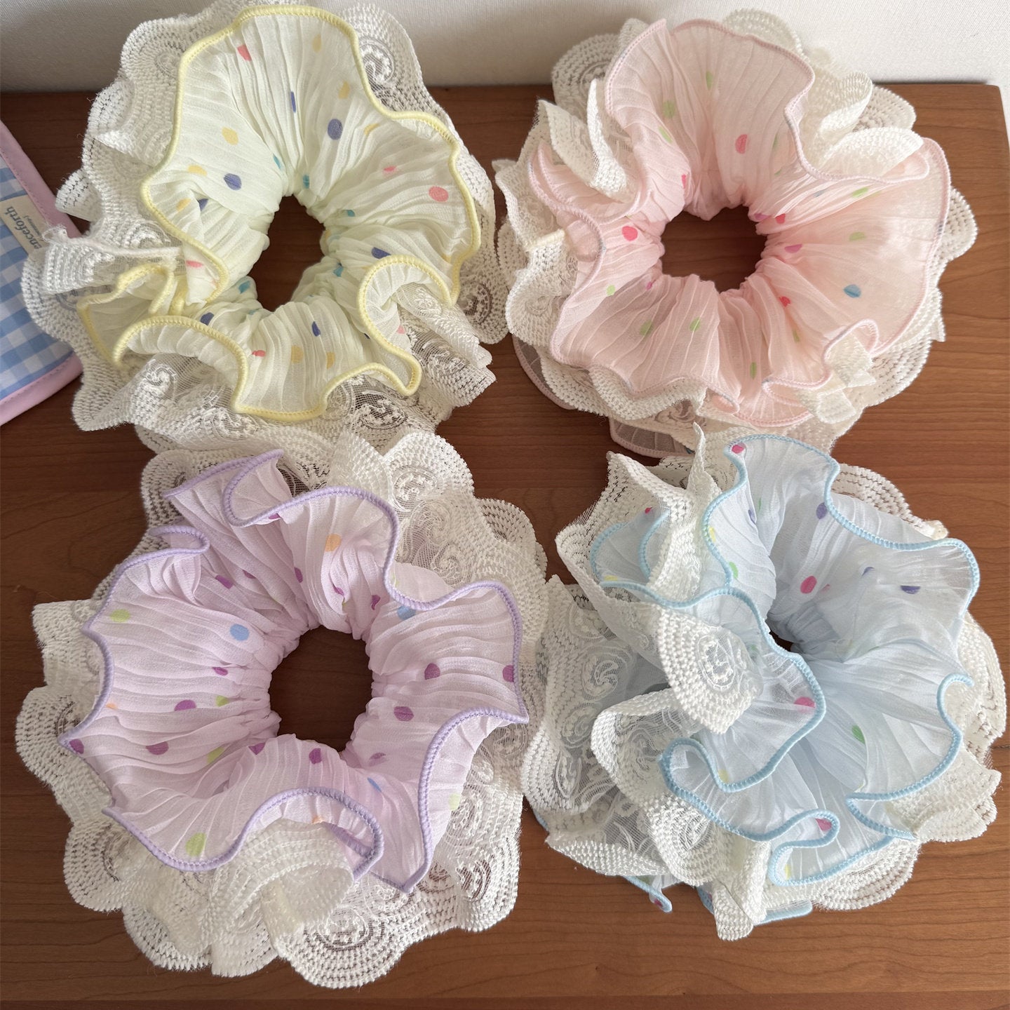 繽紛蕾絲波點髮圈－商品主圖｜https://igowo.tw/