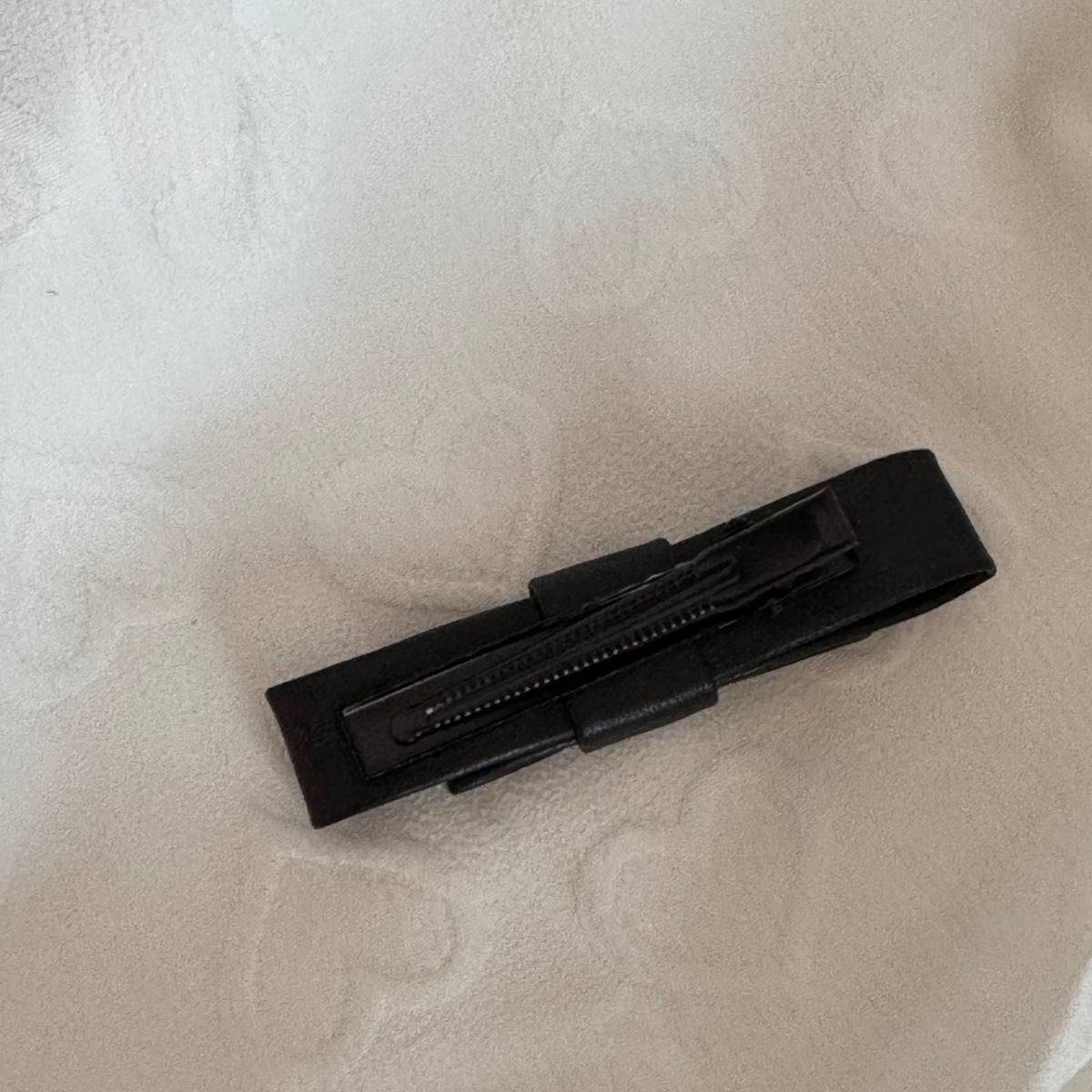 皮革蝴蝶結髮夾