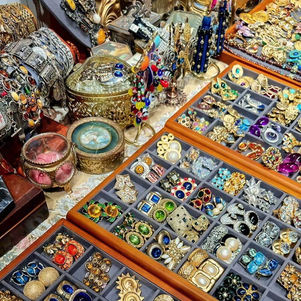 琺瑯花朵復古耳環－商品主圖｜https://igowo.tw/